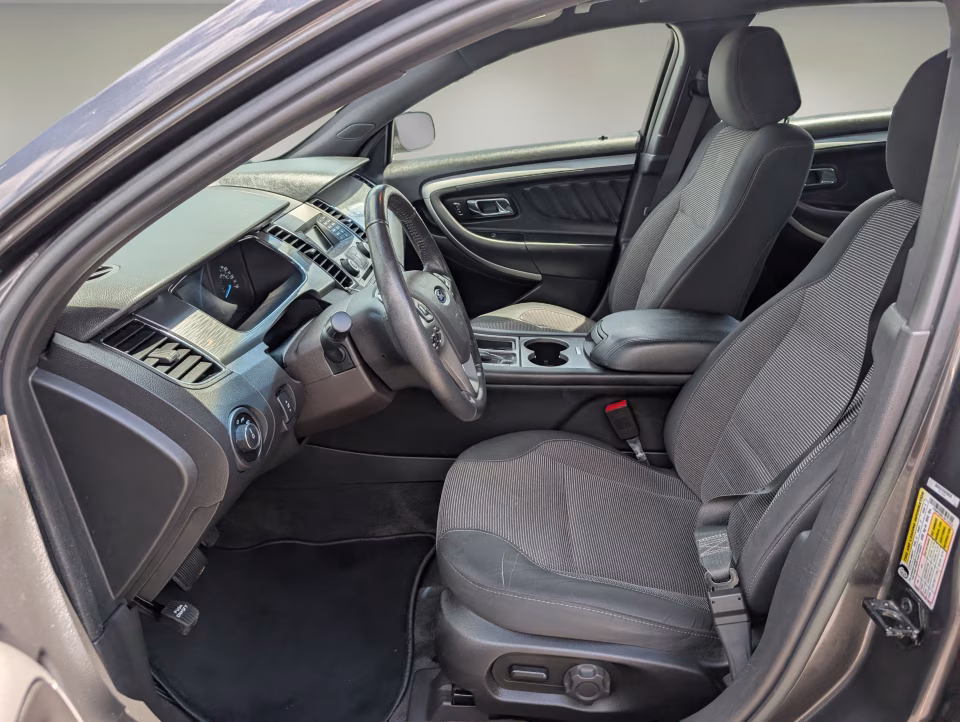 2018 Ford Taurus SEL - Photo 11