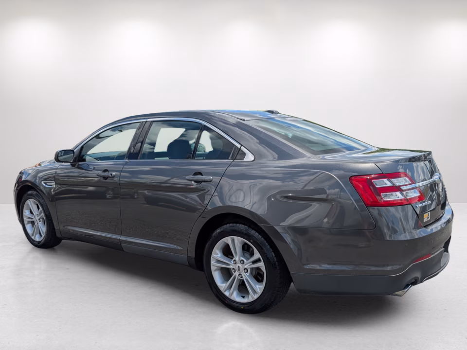 2018 Ford Taurus SEL - Photo 8