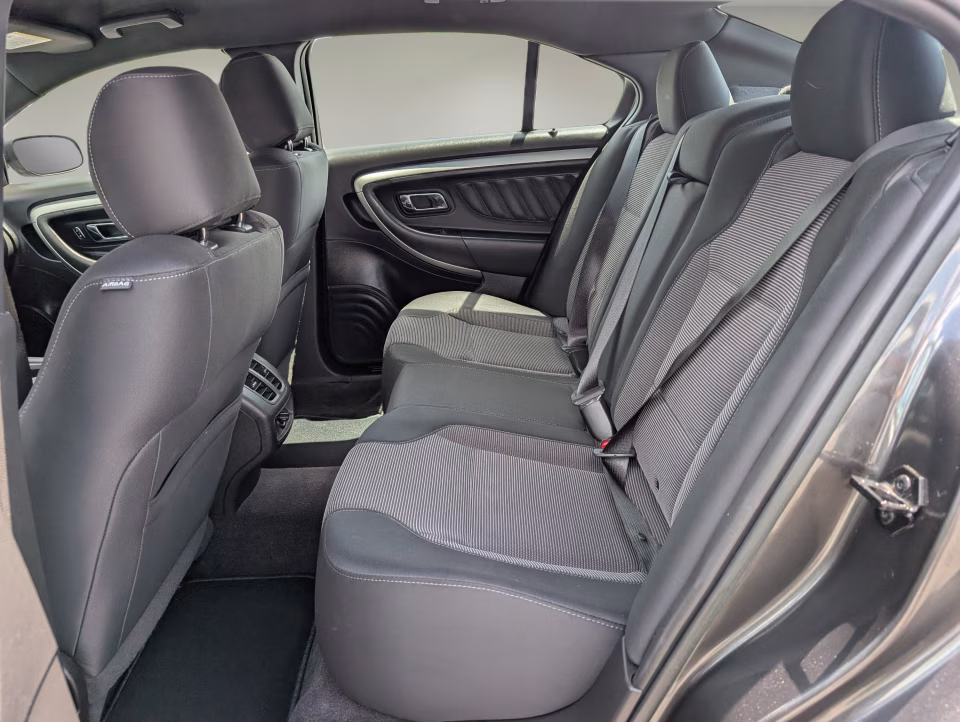 2018 Ford Taurus SEL - Photo 12