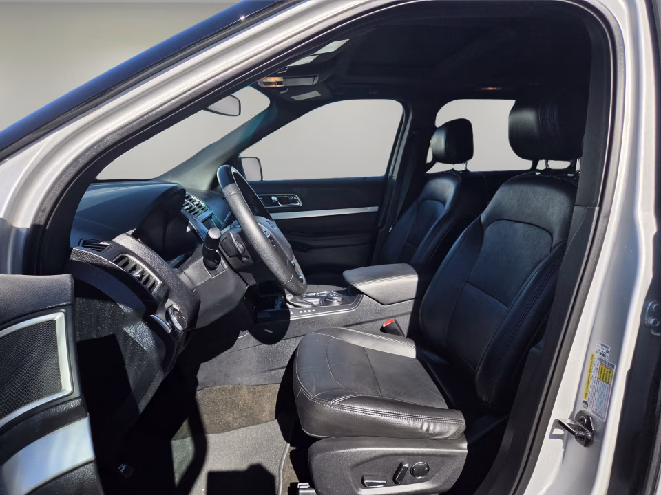 2016 Ford Explorer XLT - Photo 10