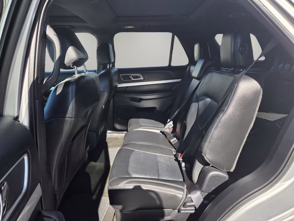 2016 Ford Explorer XLT - Photo 11