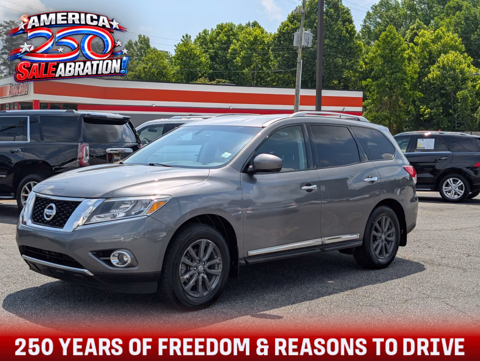 2015 Nissan Pathfinder SL 4WD's photo